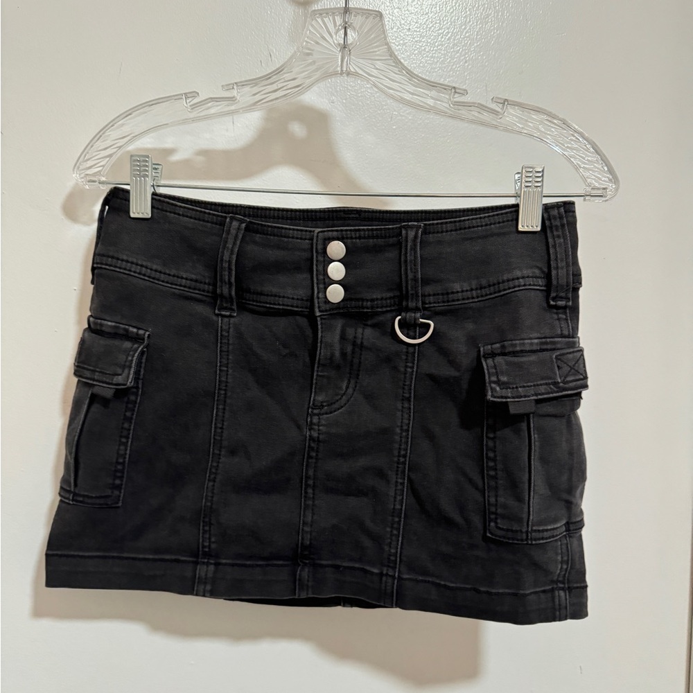 Urban Outfitters cargo mini skirt SZ SMALL (color charcoal black)